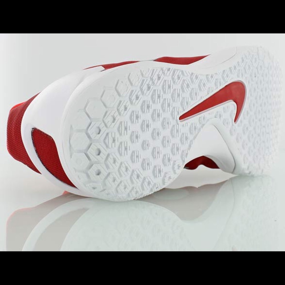 Nike hyperChase size 17